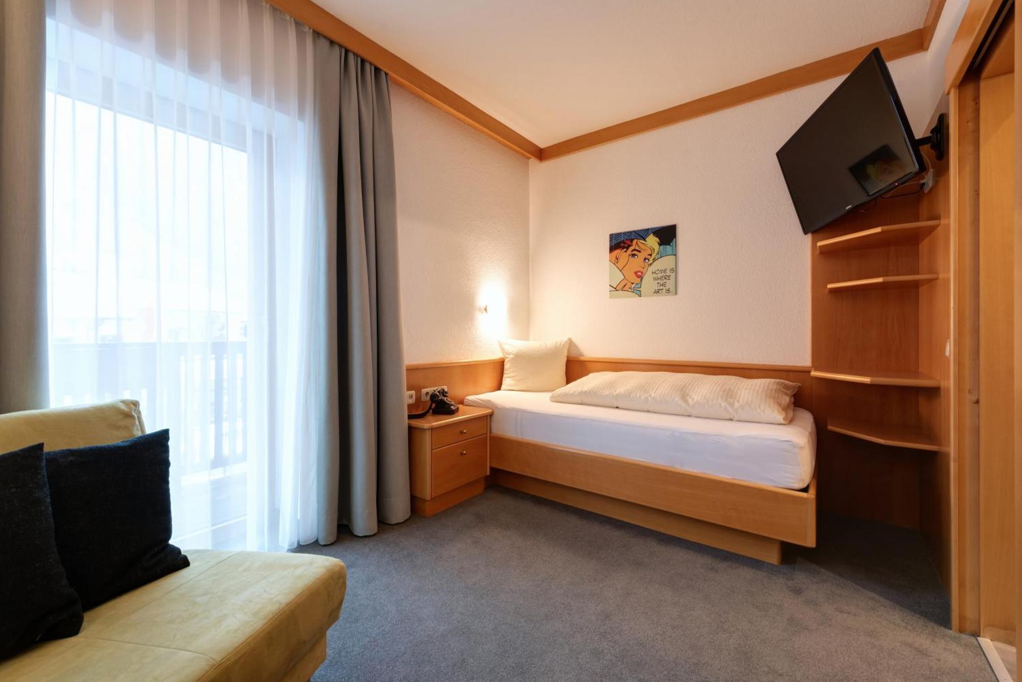 Hotel Pension Kirchplatz St. Anton am Arlberg Pokój zdjęcie