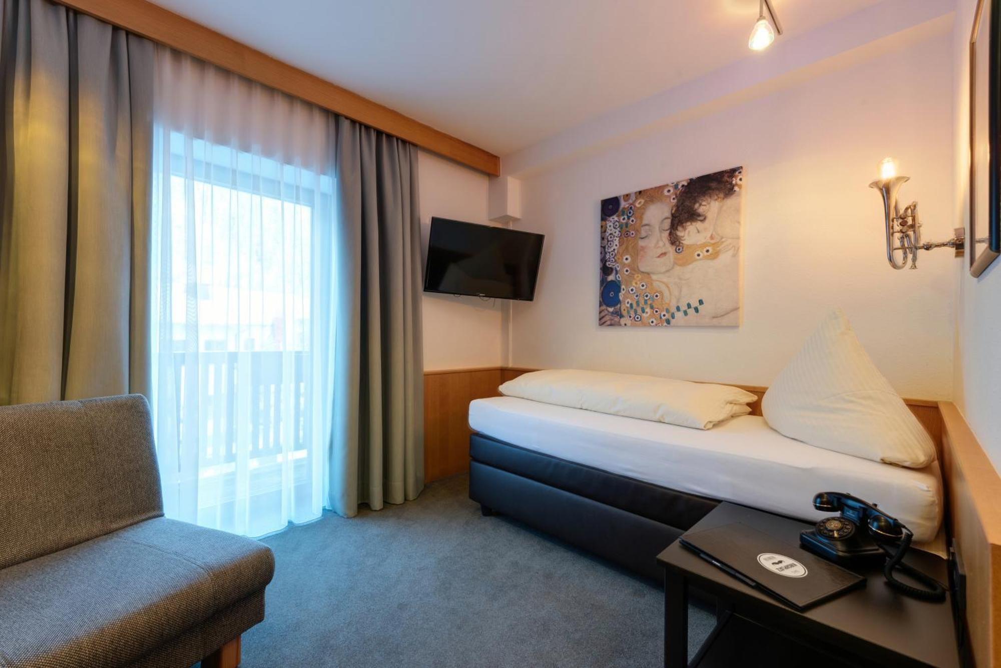 Hotel Pension Kirchplatz St. Anton am Arlberg Zewnętrze zdjęcie