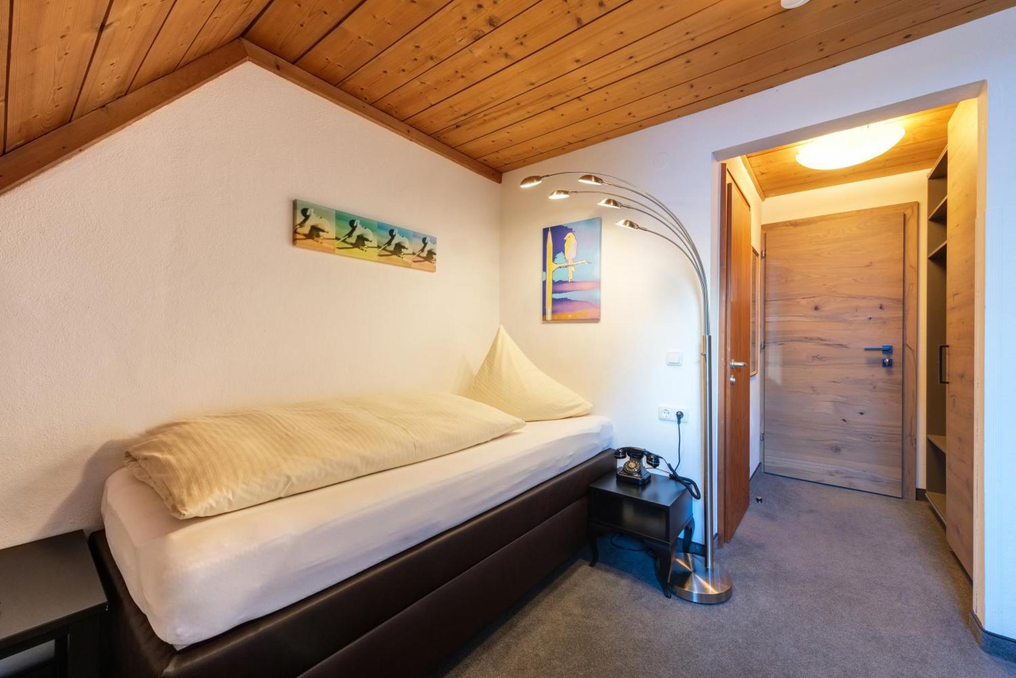 Hotel Pension Kirchplatz St. Anton am Arlberg Pokój zdjęcie